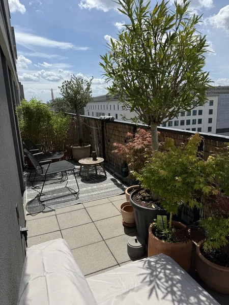 Sonnige 3-Zimmer-Wohnung in Berlin-Mitte mit großen Balkonen — photo 1